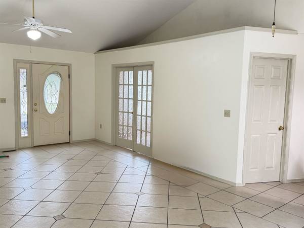 2342 N Sandplum, Wichita, KS 67205