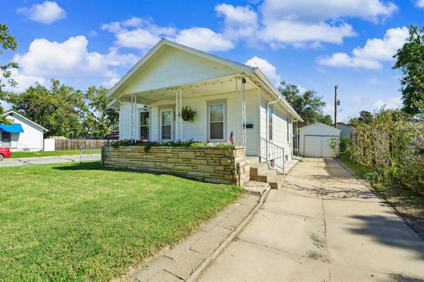 833 Sheridan St, Salina, KS 67401