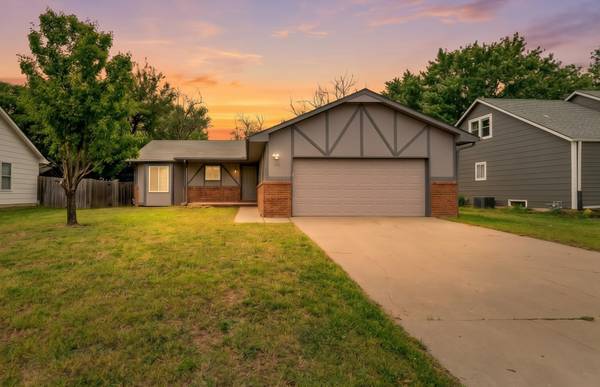 6707 E Pepperwood Ct, Wichita, KS 67226