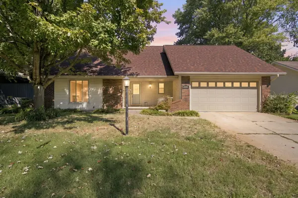 1537 E Price ST, Springfield, MO 65804