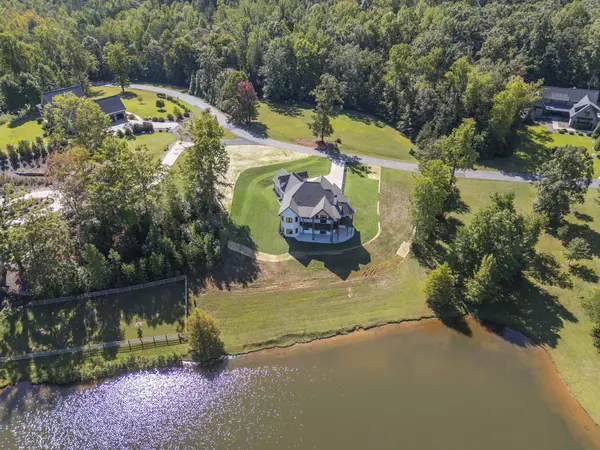 438 Mapleton LN, Columbus, NC 28722