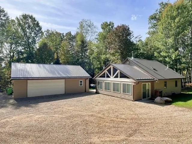W8718 DOW DAM RD, Amberg, WI 54102