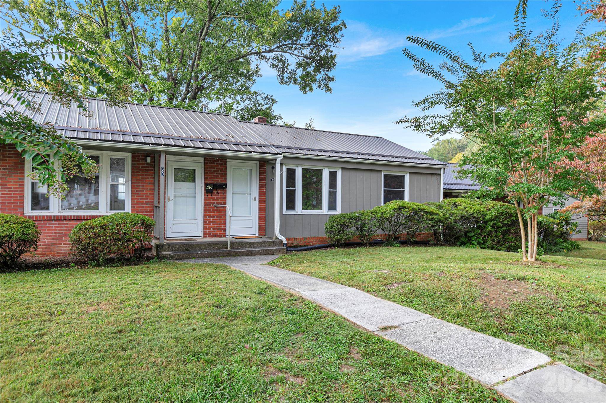 52 Elm Bend RD, Brevard, NC 28712