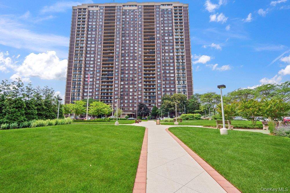 27010 Grand Central Parkway Pkwy #26K, Floral Park, NY 11005