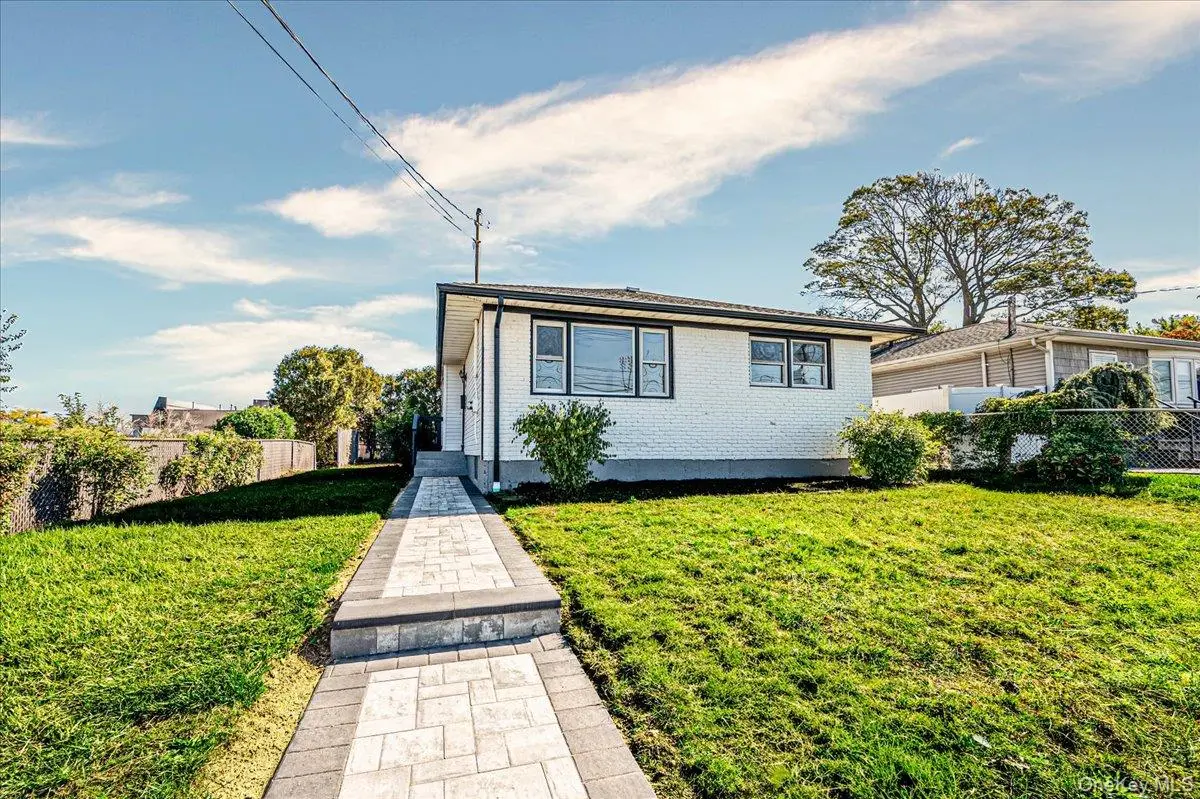 53 N 1st, Deer Park, NY 11729