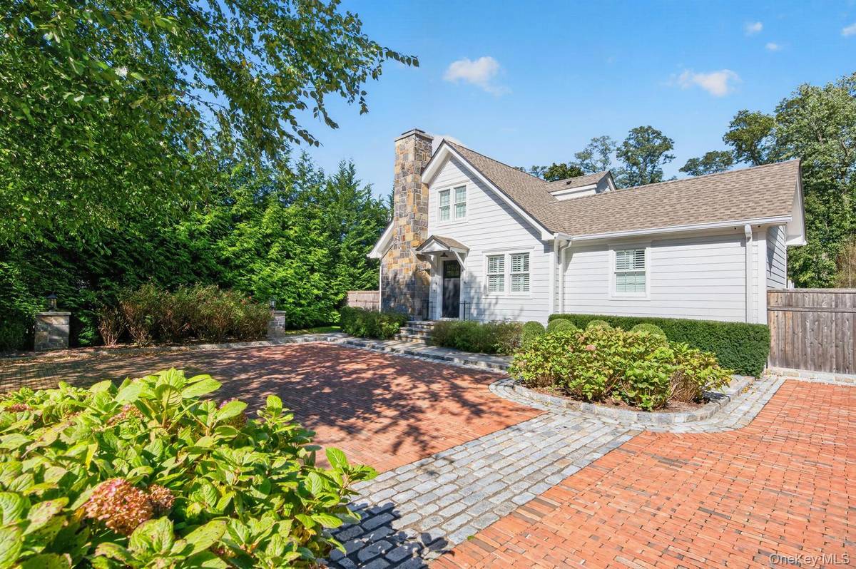 25 Old Northport RD, Huntington, NY 11743