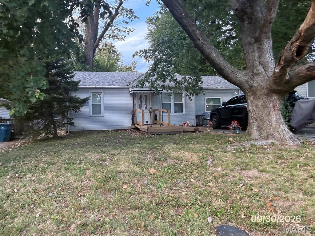 133 Flora DR, St Louis, MO 63135