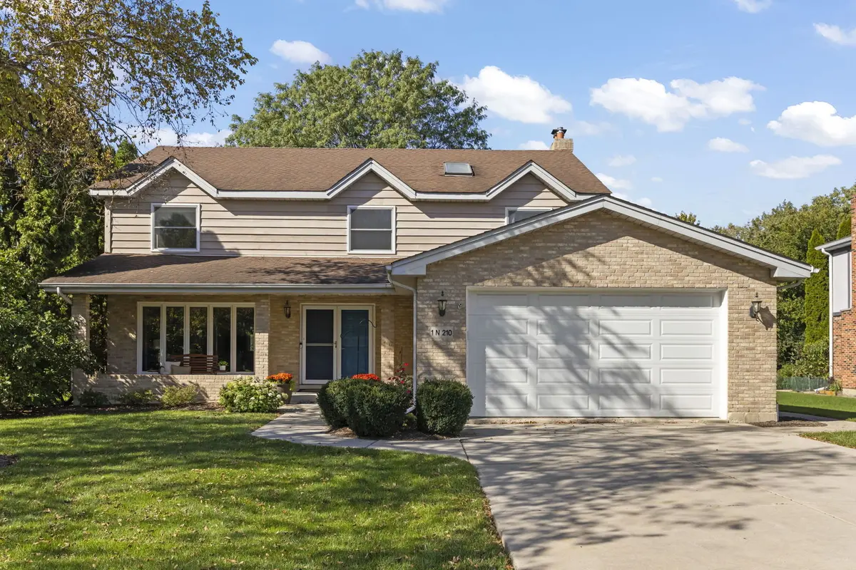 1N210 COVENTRY DR, Wheaton, IL 60188