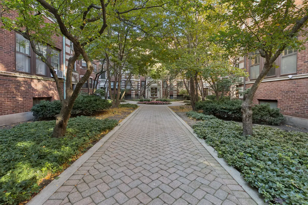 846 Hinman AVE #3, Evanston, IL 60202