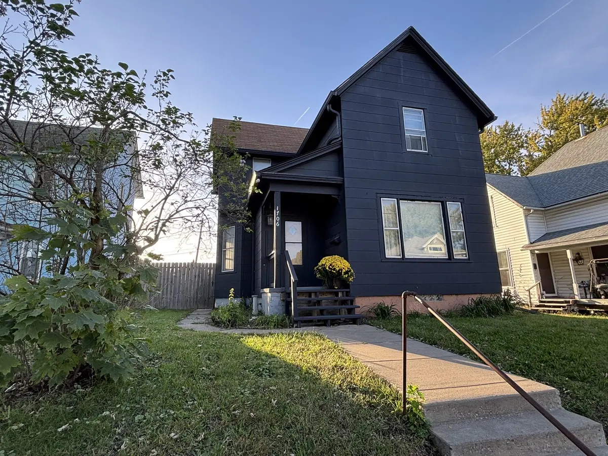 1706 TAYLOR ST, Davenport, IA 52804