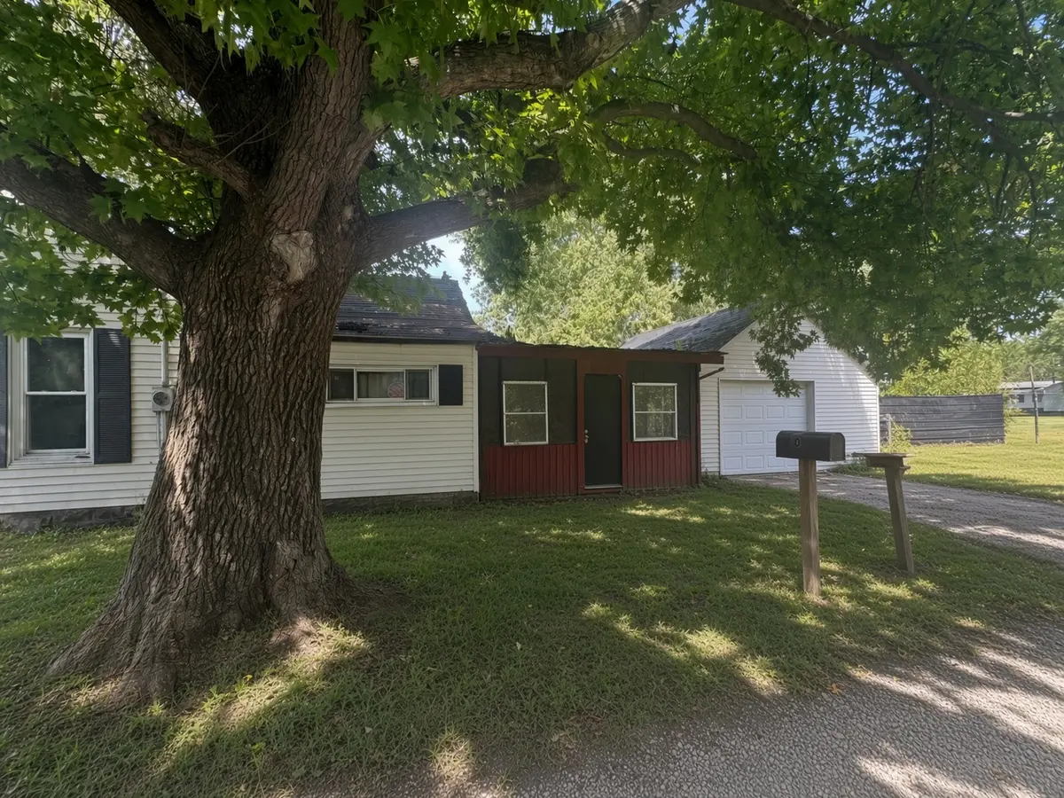 207 SOUTH ST, Coffeen, IL 62017