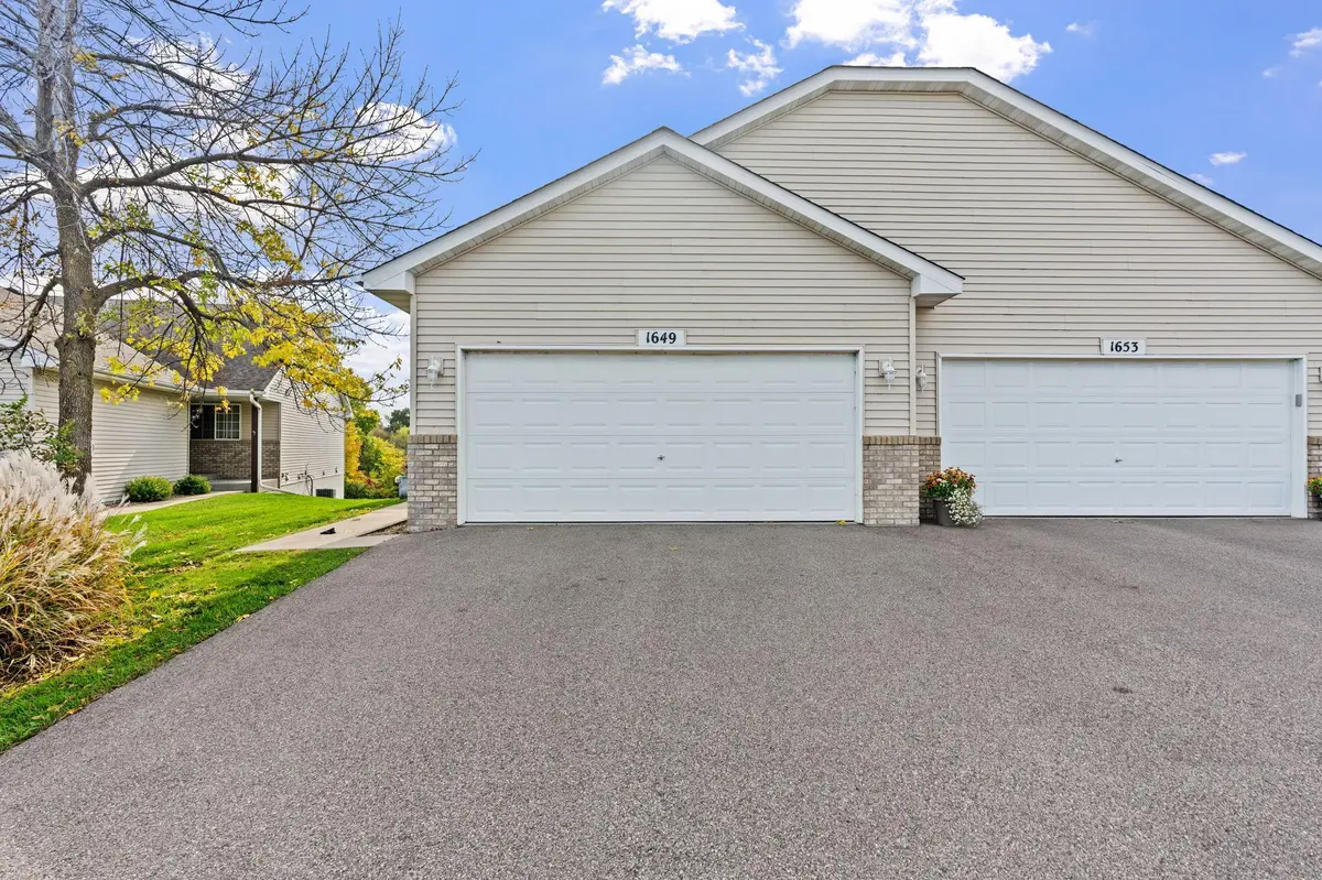 1649 Lakeridge WAY, Waconia, MN 55387