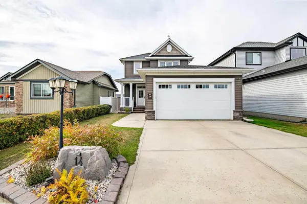 14 Windermere Close, Red Deer, AB T4N2J8