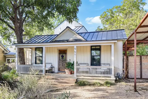 906 E 14th ST #A, Austin, TX 78702