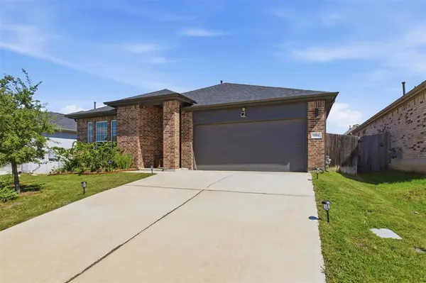 333 Diamondleaf DR, Buda, TX 78610