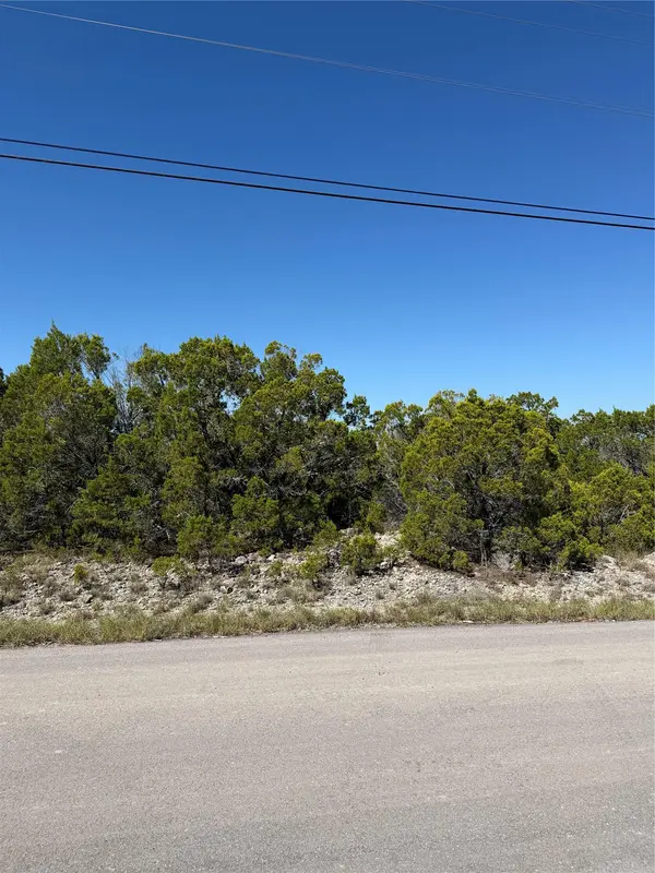 8100 Chestnut CV, Lago Vista, TX 78645