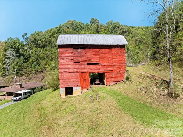 1623 Ammons Branch RD, Marshall, NC 28753