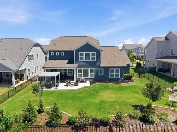 2419 Paddlers Cove DR, Clover, SC 29710