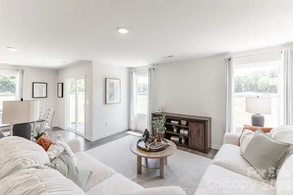 495 Sundown DR, Spartanburg, SC 29302