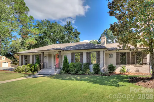 1230 Redcoat DR, Charlotte, NC 28211
