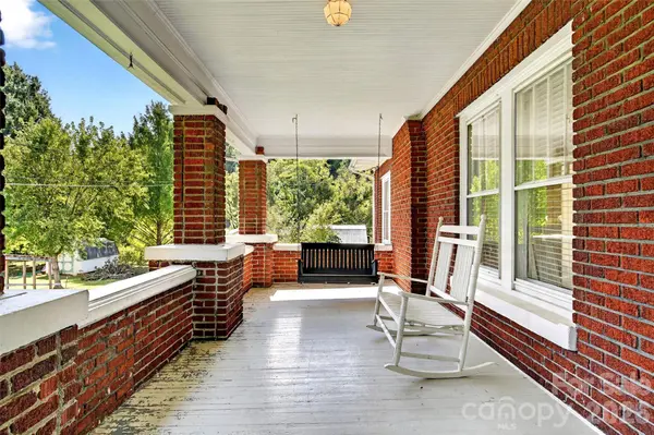 606 Rutherford RD, Marion, NC 28752