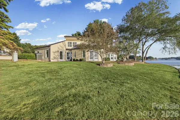172 Rogers LN, Badin Lake, NC 28127