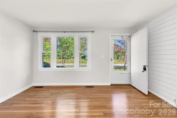 52 Elm Bend RD, Brevard, NC 28712