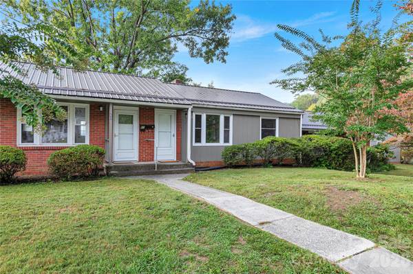 52 Elm Bend RD, Brevard, NC 28712