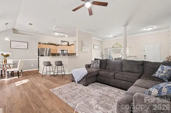 11609 Long Forest DR, Charlotte, NC 28269