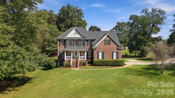 4858 Elmhurst DR NE, Hickory, NC 28601