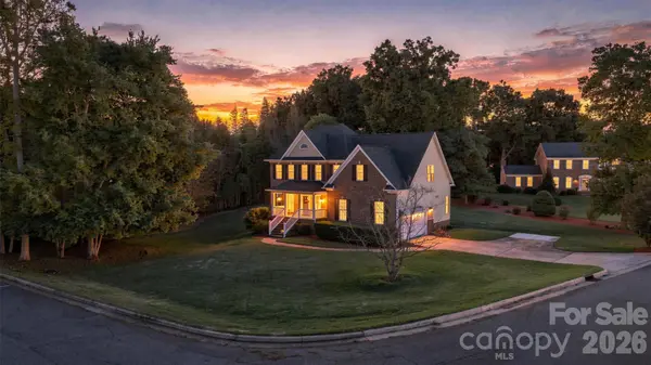 4858 Elmhurst DR NE, Hickory, NC 28601