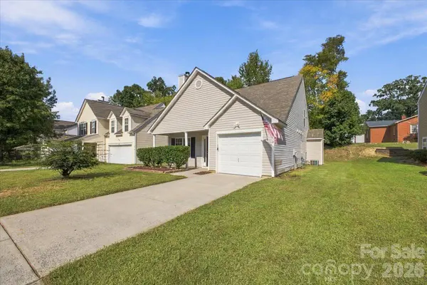 7812 Montbrook DR, Charlotte, NC 28214
