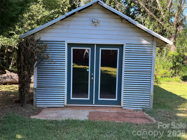 247 Seitz DR, Forest City, NC 28043