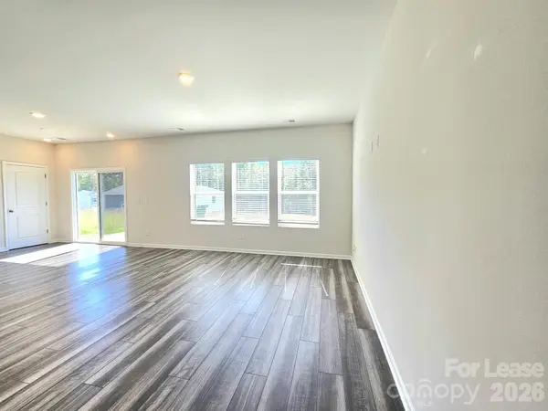 2111 Belterra DR, Charlotte, NC 28216