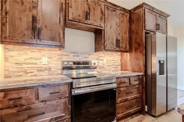 202 W Redwood ST, Archie, MO 64725