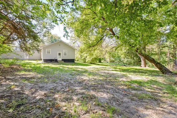 3412 S 11th Street RD, St Joseph, MO 64503
