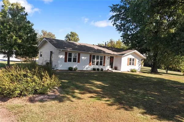 38000 E Cline RD, Lone Jack, MO 64070