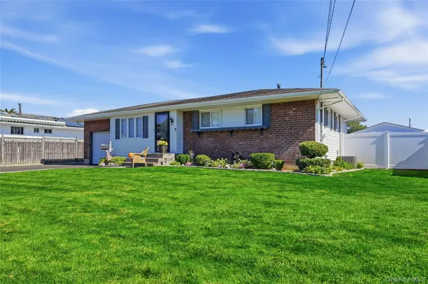 71 W 14th ST, Deer Park, NY 11729