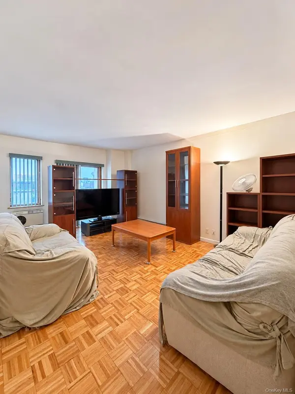 13347 Sanford AVE #8E, Flushing, NY 11355