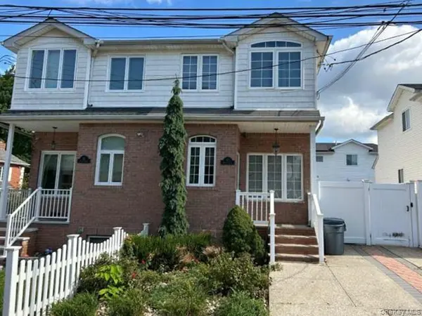 87 Harris LN, Staten Island, NY 10309