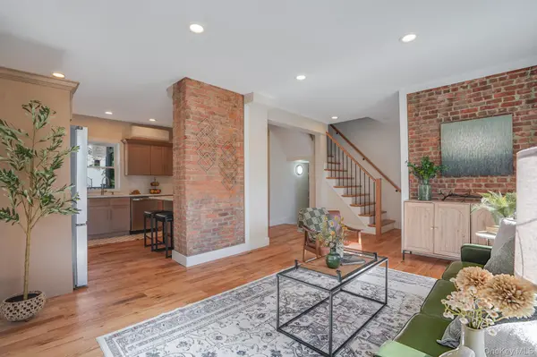 10 Robinson ST, Beacon, NY 12508