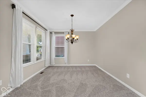 11058 Stoneleigh DR, Noblesville, IN 46060