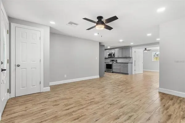 8648 78TH PL, Seminole, FL 33777