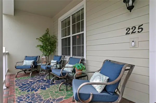 225 49TH AVE N, St Petersburg, FL 33703