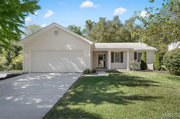 226 Barrington DR, St Peters, MO 63376