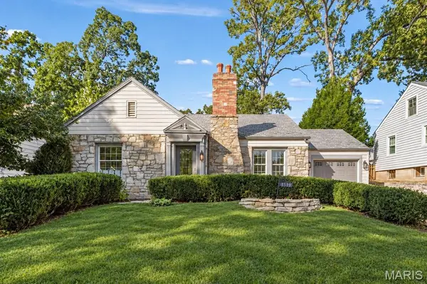 1519 Jonquil DR, Webster Groves, MO 63119