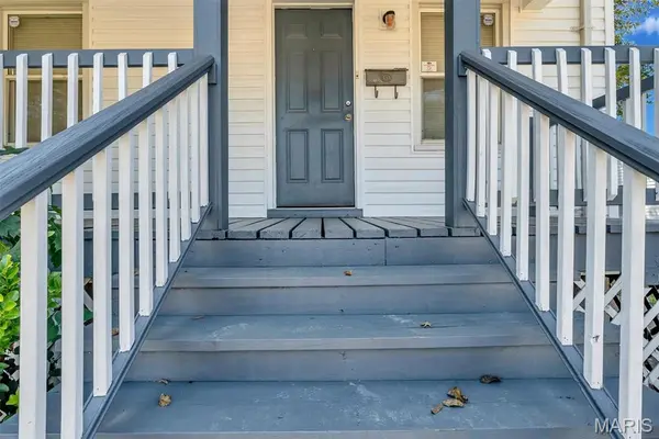 326 Lenhardt AVE, St Louis, MO 63125