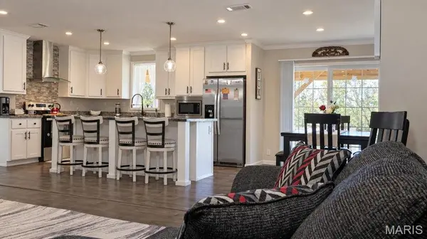 5963 Highway 17, Yukon, MO 65589
