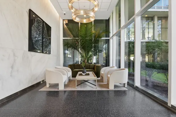 9655 Woods DR #515, Skokie, IL 60077