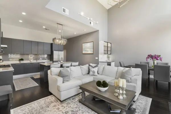 18 N Carpenter ST #PHS, Chicago, IL 60607